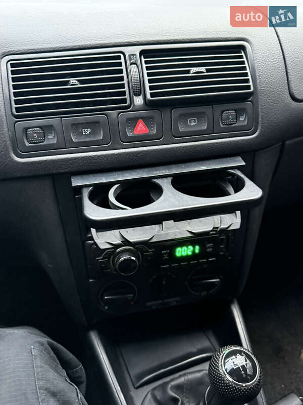 Хэтчбек Volkswagen Golf 2000 в Виннице