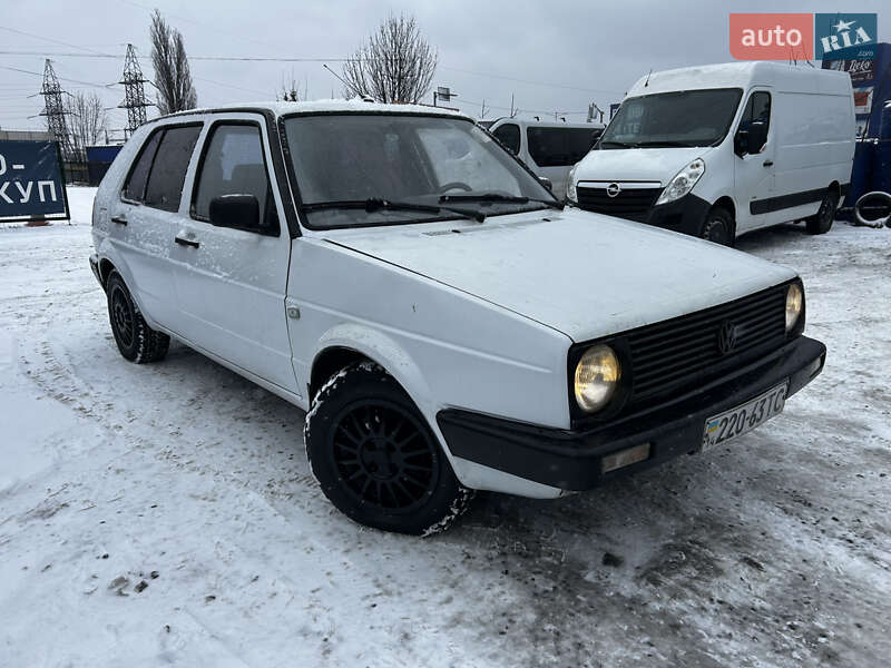 Хэтчбек Volkswagen Golf 1988 в Буске