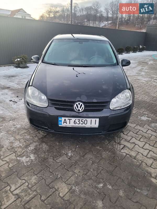 Хетчбек Volkswagen Golf 2005 в Коломиї