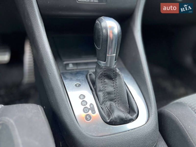 Хетчбек Volkswagen Golf 2012 в Козелеці