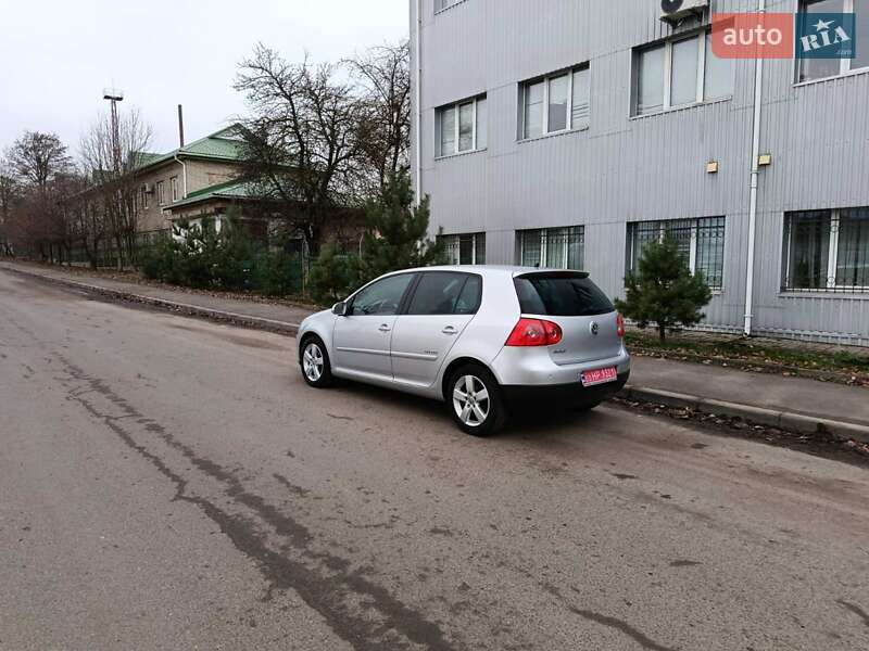 Хетчбек Volkswagen Golf 2008 в Луцьку