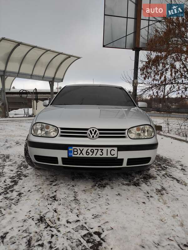 Хетчбек Volkswagen Golf 2003 в Хмельницькому