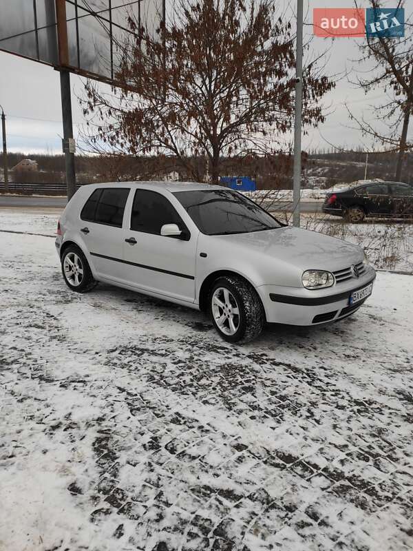 Хетчбек Volkswagen Golf 2003 в Хмельницькому