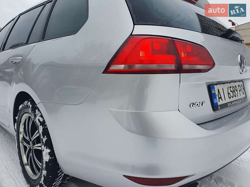 Универсал Volkswagen Golf 2015 в Киеве