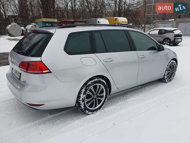Универсал Volkswagen Golf 2015 в Киеве