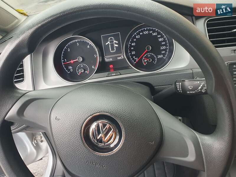 Универсал Volkswagen Golf 2015 в Киеве