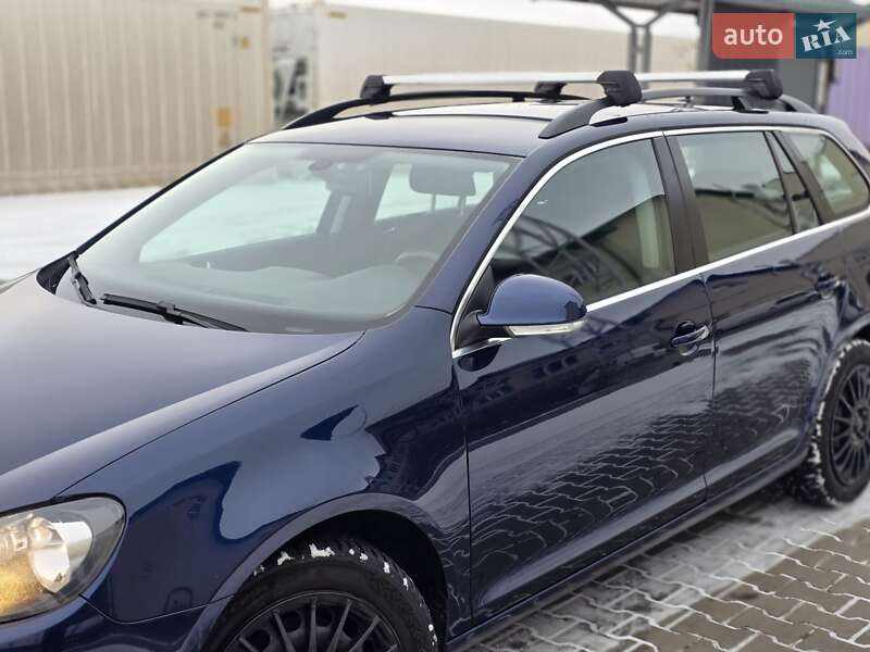 Универсал Volkswagen Golf 2010 в Луцке