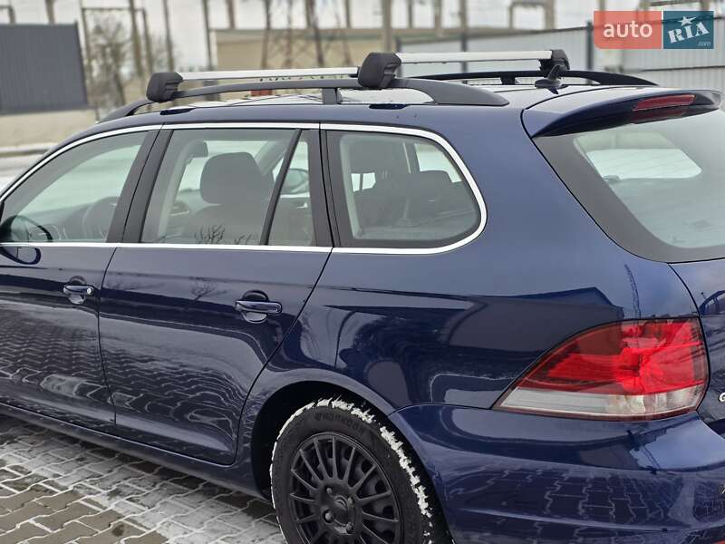 Универсал Volkswagen Golf 2010 в Луцке