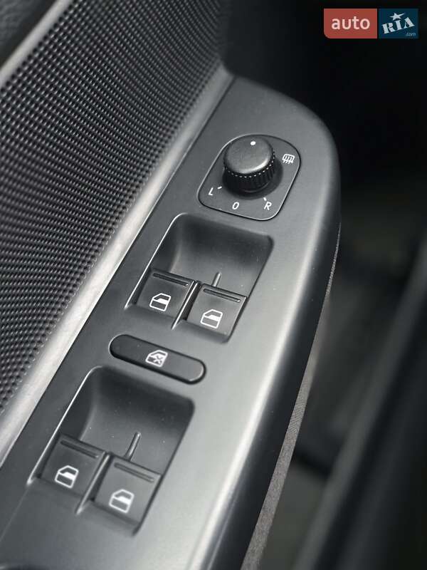 Универсал Volkswagen Golf 2010 в Луцке