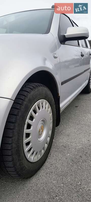 Універсал Volkswagen Golf 2000 в Обухові