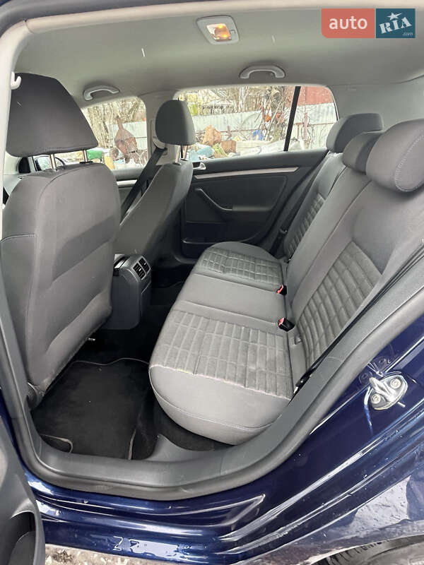 Хэтчбек Volkswagen Golf 2007 в Умани