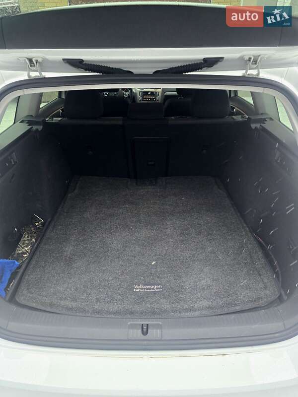 Універсал Volkswagen Golf 2015 в Дніпрі
