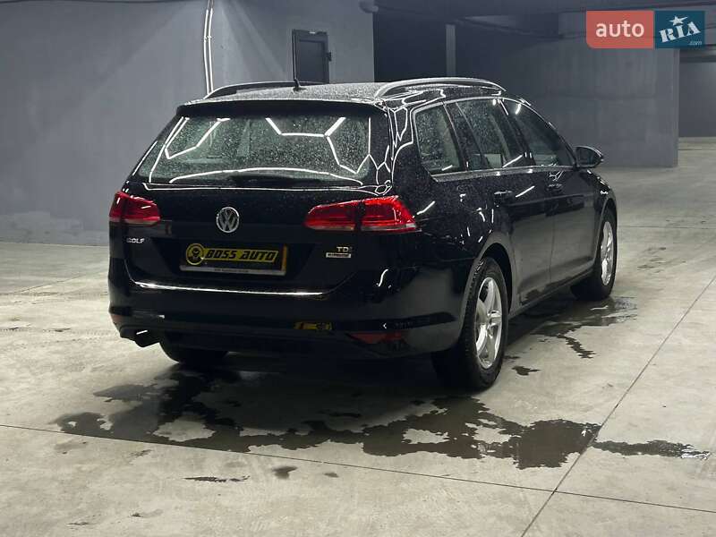 Универсал Volkswagen Golf 2016 в Черновцах
