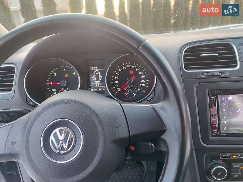 Хетчбек Volkswagen Golf 2010 в Івано-Франківську