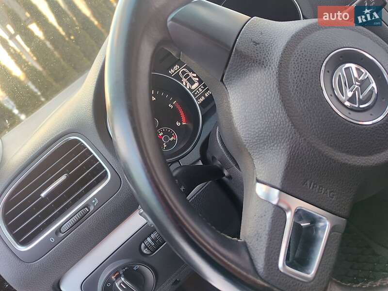 Хетчбек Volkswagen Golf 2010 в Івано-Франківську