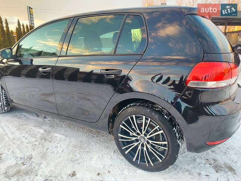 Хетчбек Volkswagen Golf 2010 в Івано-Франківську