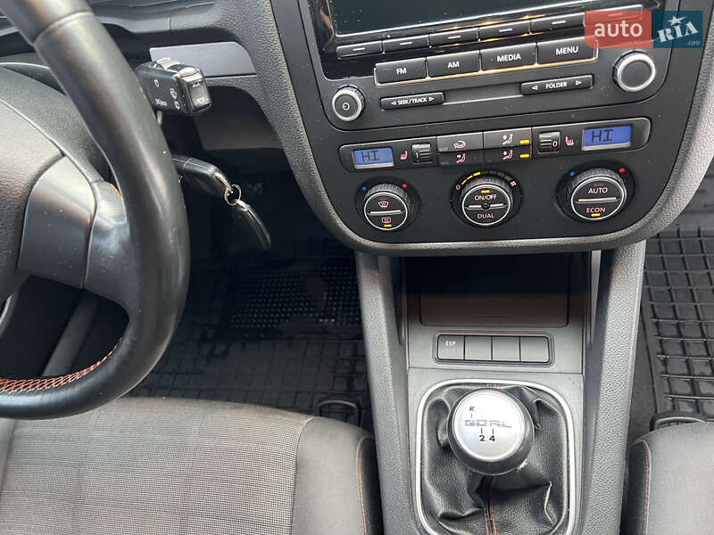 Хэтчбек Volkswagen Golf 2006 в Нежине