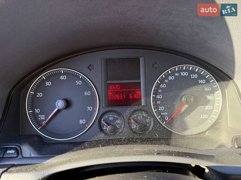 Хетчбек Volkswagen Golf 2005 в Коломиї