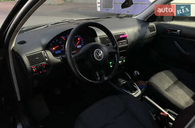 Хэтчбек Volkswagen Golf 2001 в Житомире