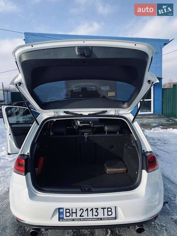 Хетчбек Volkswagen Golf 2014 в Одесі