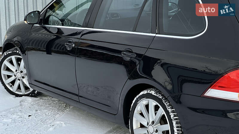 Універсал Volkswagen Golf 2009 в Самборі