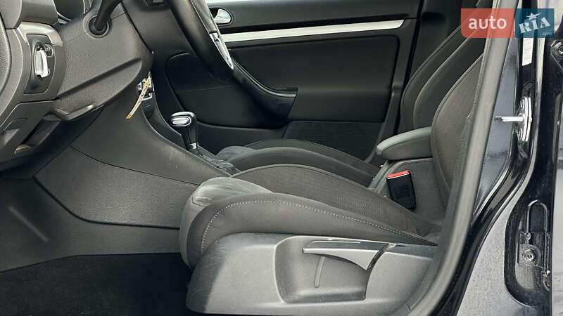 Універсал Volkswagen Golf 2009 в Самборі