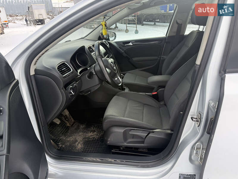 Хетчбек Volkswagen Golf 2010 в Вінниці