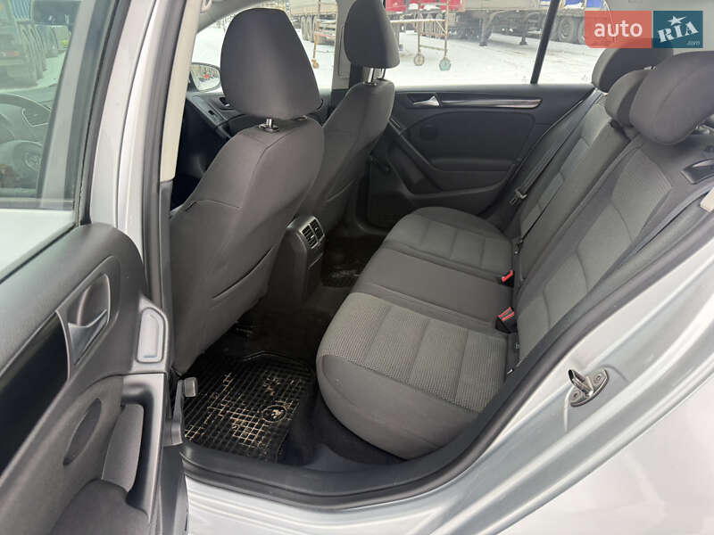 Хетчбек Volkswagen Golf 2010 в Вінниці