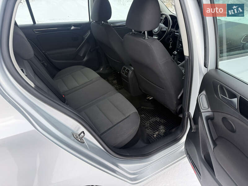 Хетчбек Volkswagen Golf 2010 в Вінниці