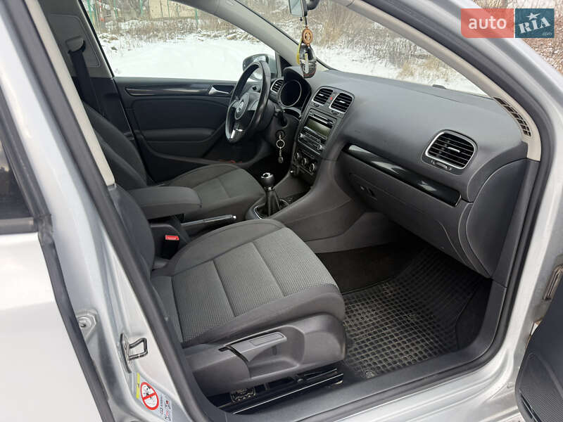 Хетчбек Volkswagen Golf 2010 в Вінниці