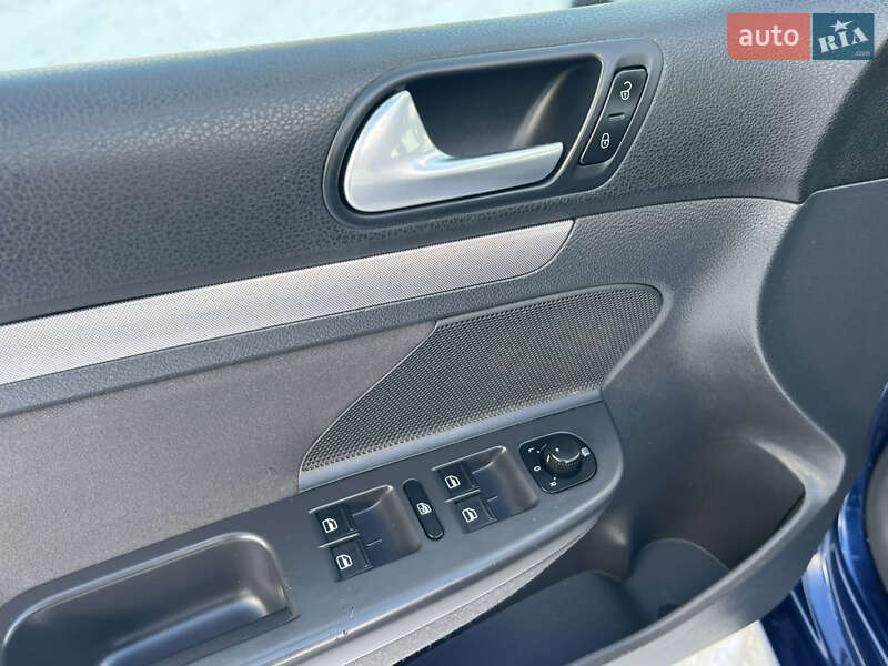 Хетчбек Volkswagen Golf 2007 в Лубнах