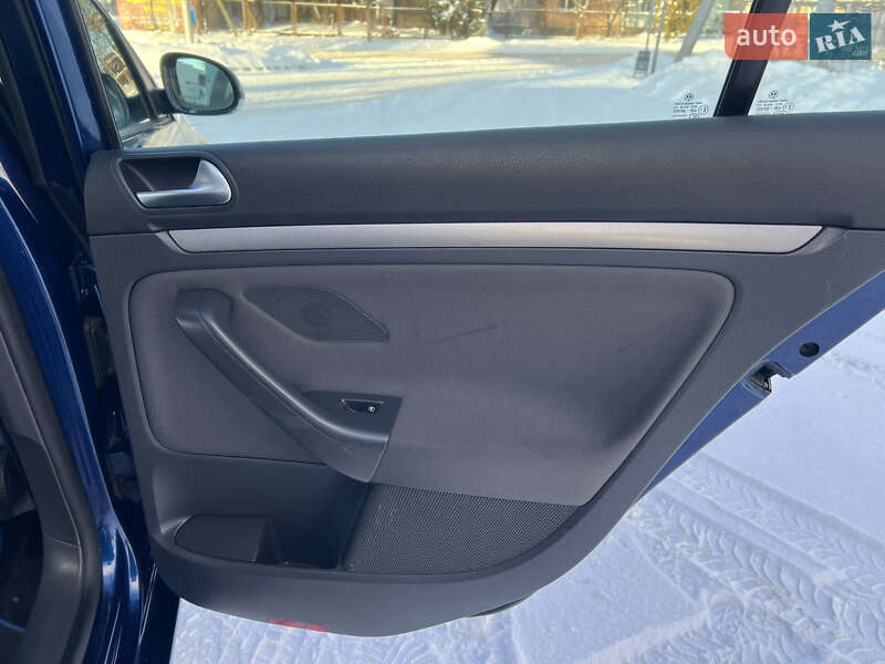 Хетчбек Volkswagen Golf 2007 в Лубнах