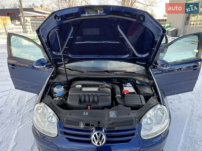 Хетчбек Volkswagen Golf 2007 в Лубнах