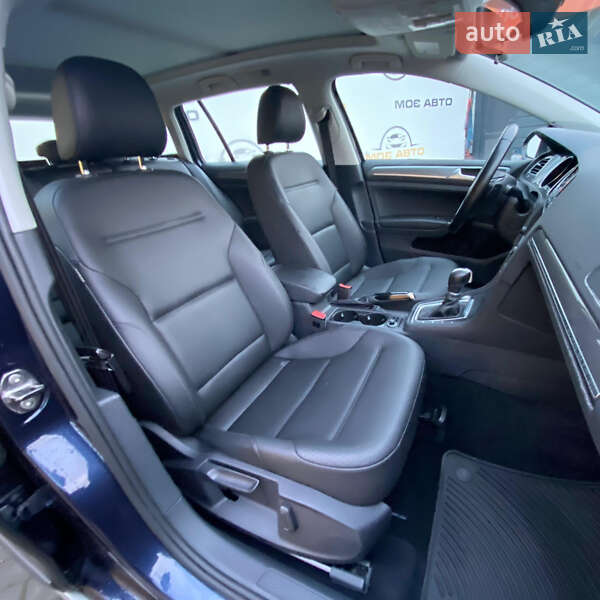 Універсал Volkswagen Golf 2017 в Рівному