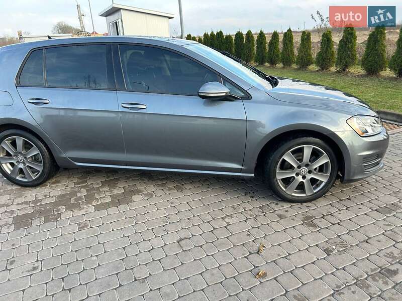 Хетчбек Volkswagen Golf 2016 в Городку