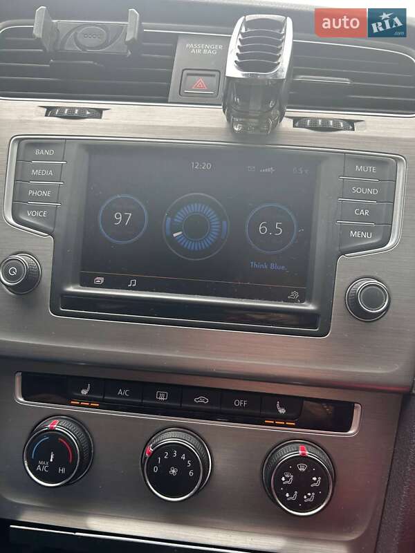 Хетчбек Volkswagen Golf 2016 в Городку