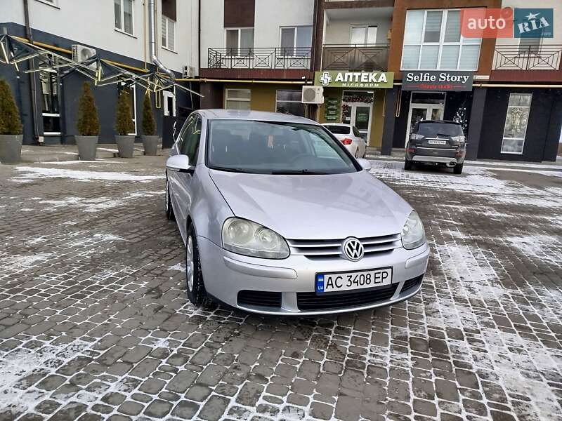 Хетчбек Volkswagen Golf 2005 в Ковелі