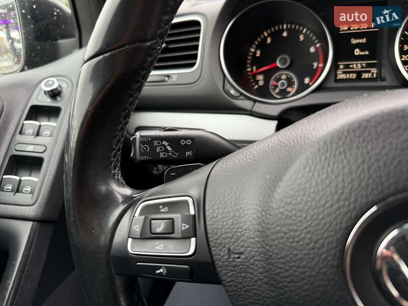 Хетчбек Volkswagen Golf 2010 в Ужгороді