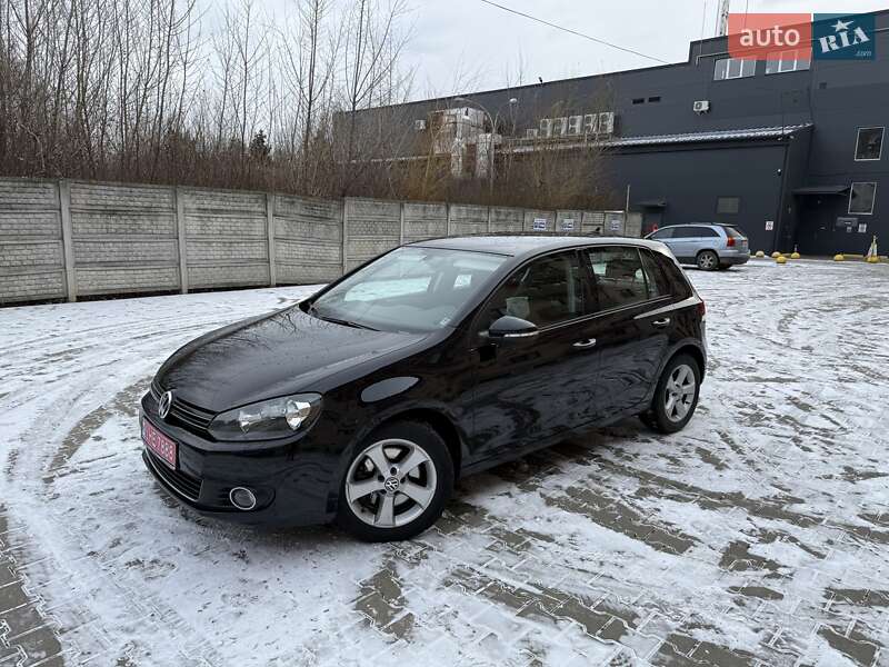 Хетчбек Volkswagen Golf 2010 в Ужгороді
