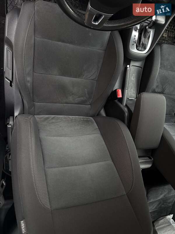 Хетчбек Volkswagen Golf 2010 в Ужгороді