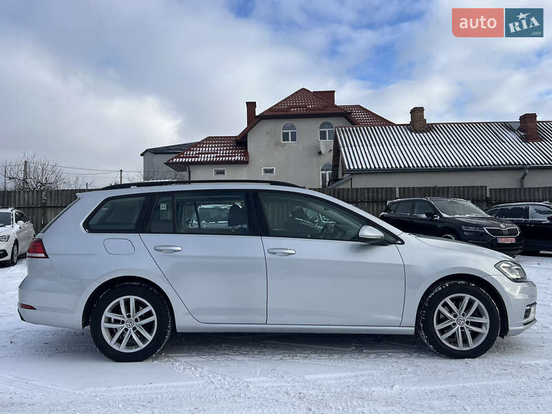 Универсал Volkswagen Golf 2019 в Луцке