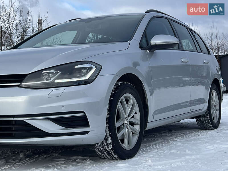 Универсал Volkswagen Golf 2019 в Луцке
