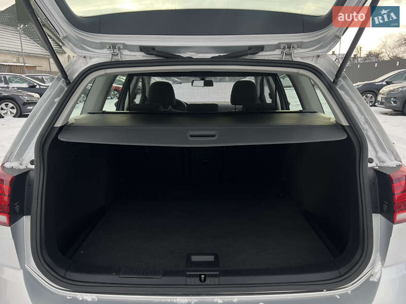 Универсал Volkswagen Golf 2019 в Луцке