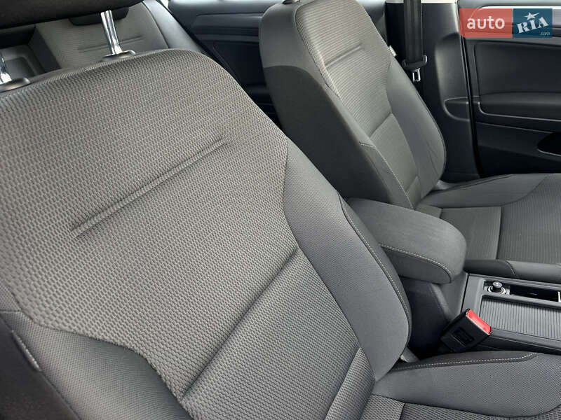 Универсал Volkswagen Golf 2019 в Луцке