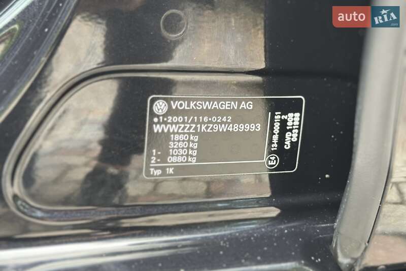 Хетчбек Volkswagen Golf 2010 в Ужгороді