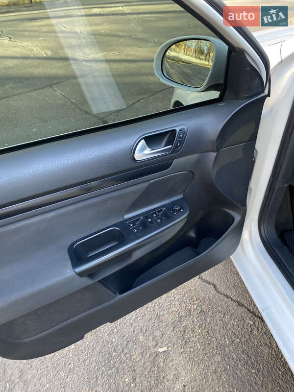 Универсал Volkswagen Golf 2010 в Николаеве фото 6 Универсал Volkswagen Golf 2010 в Николаеве