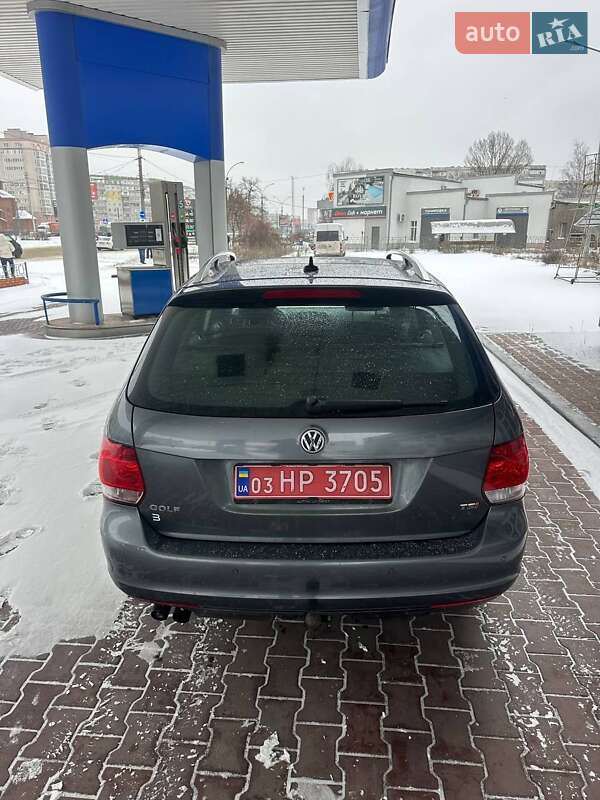 Універсал Volkswagen Golf 2010 в Сумах