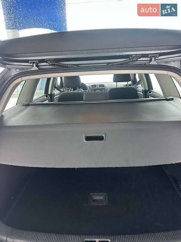 Універсал Volkswagen Golf 2010 в Сумах