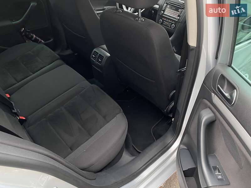 Універсал Volkswagen Golf 2013 в Мукачевому