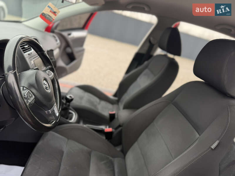 Хэтчбек Volkswagen Golf 2010 в Берегово